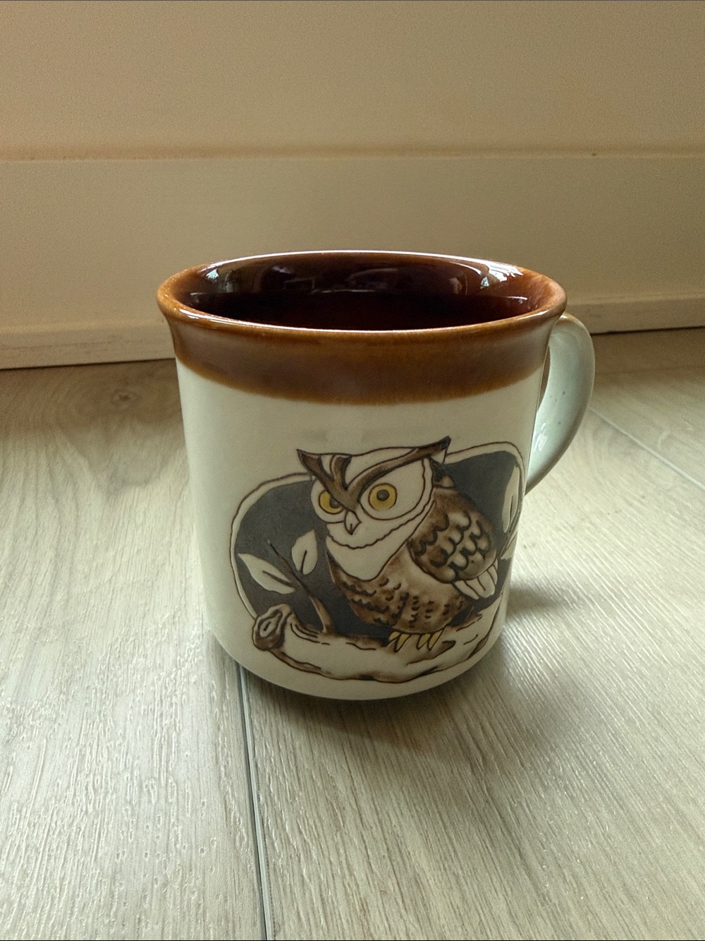 Vintage Owl Ceramic Mug in Brown and Cream - Picture 2 of 4